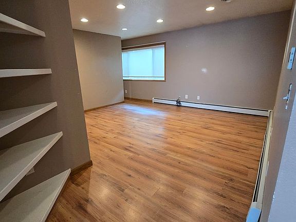 3rd image of 1633 32nd St