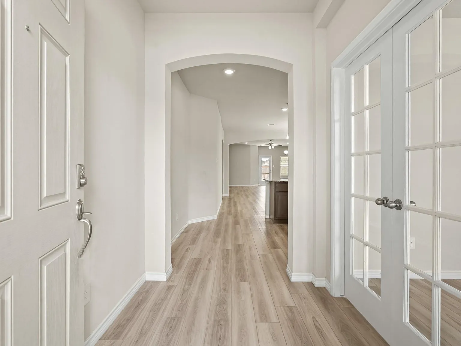 4 bed, 2.0 bath, 2113 sqft, $2,200 — Photo 3