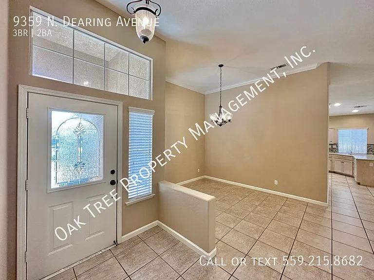 9359 N Dearing Ave — Photo 2