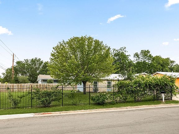 4th image of 7802 Elderberry Dr