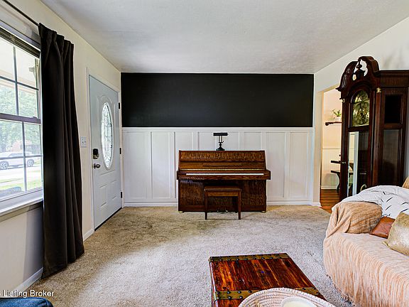 5th image of 5609 Clearridge Pl