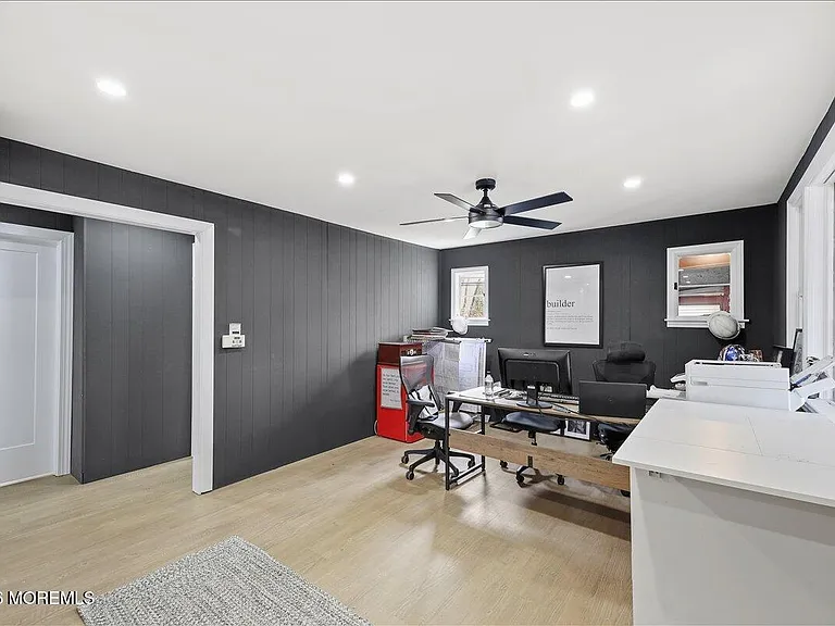 506 Lloyd Rd — Photo 17