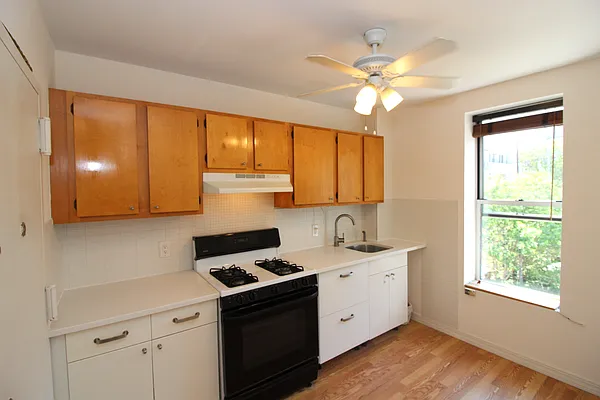 Rented by Proper Real Estate, LLC | media 9