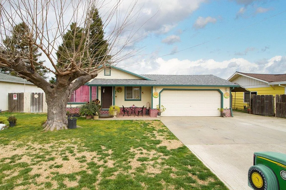 433 N Roberta Way photo 1