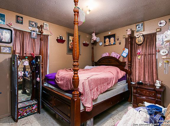 3rd image of 4915 Luz Ave