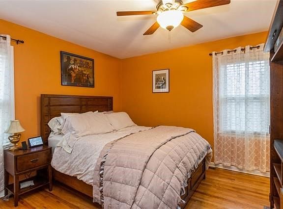 5th image of 8902 Belleview Ave