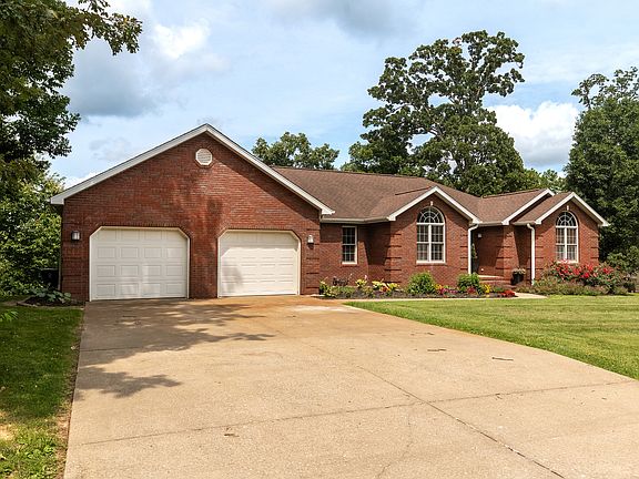 2nd image of 2504 Saddle Ln