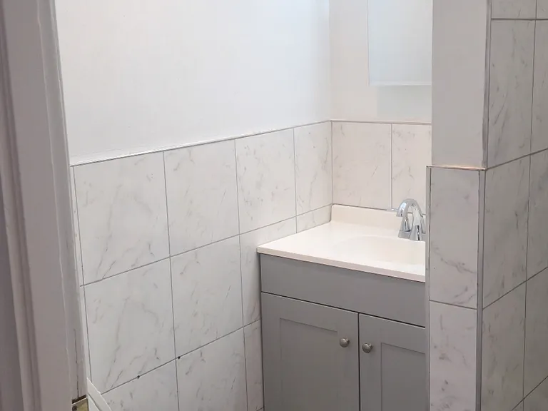 8 Riverdale Ave #8 — Photo 13