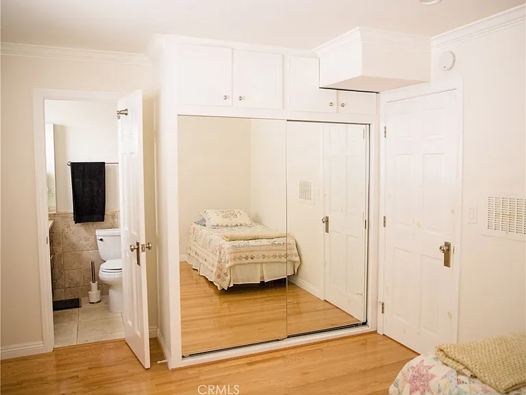744 Center Pl #B — Photo 5
