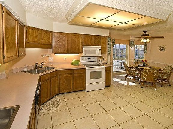 3rd image of 1280 Plantation Oaks Dr E