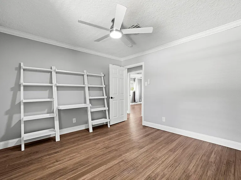 11102 Endicott Ln — Photo 21
