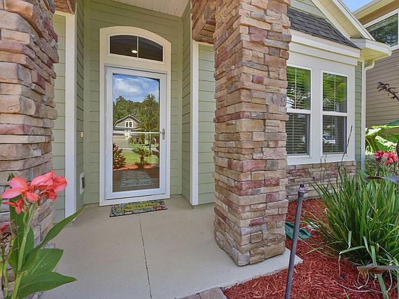 5th image of 15 Aspen Leaf Dr