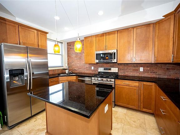 4th image of 1546 N College Ave