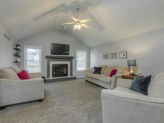 5th image of 8936 NE 109th St