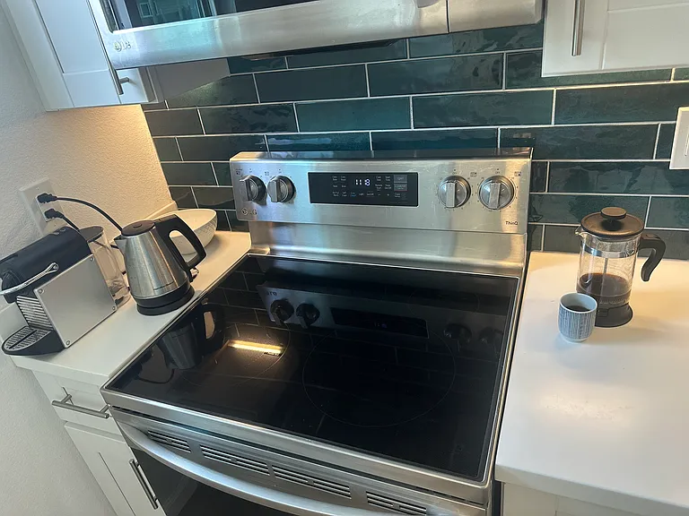 2958-68 Reynard Way #2960 — Photo 4