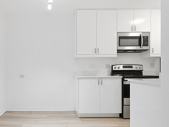 4th image of 821 Douglas Ave APT 104