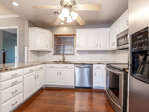 3rd image of 2705 SE 6th St
