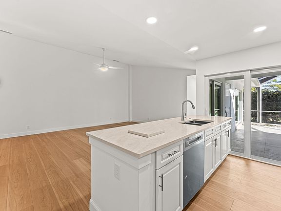 4th image of 3702 Water Oak Court