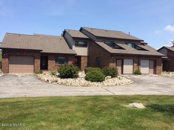 257 Harbor Dr, Ludington, MI 49431