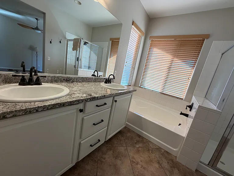 11928 Luna Del Mar Ln — Photo 24