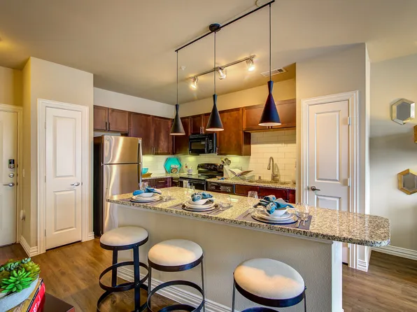 Keller Springs Crossing