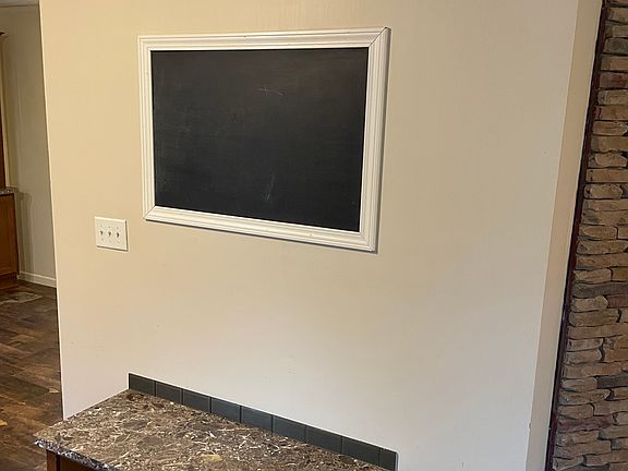 4th image of 408 Pitts Cir