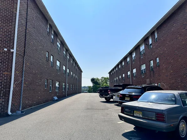550 Washington Ave APT 5, Belleville, NJ 07109
