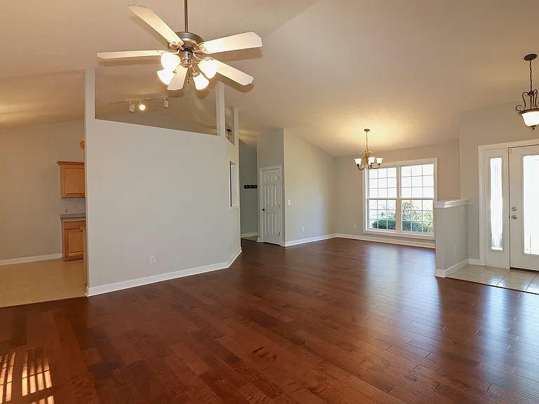 195 Russet Ct — Photo 27