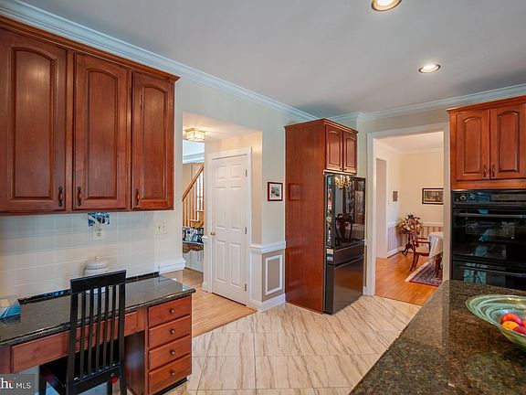 4th image of 1066 N Kimbles Rd
