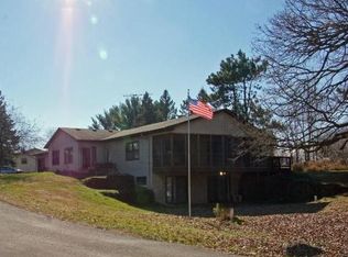 56 Oak Ridge Dr, River Falls, WI 54022