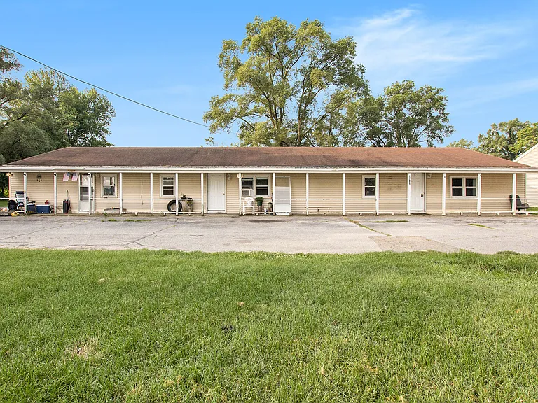 2 bed, 1.0 bath, $800 — Photo 13