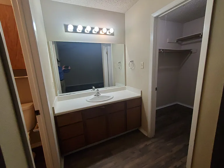 11904 Alpheus Ave #C — Photo 9