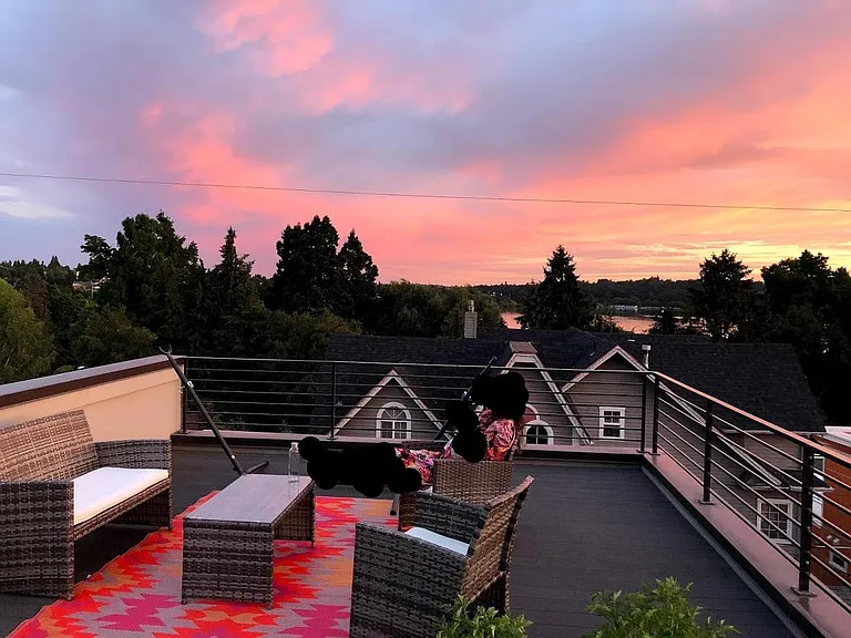 7465 Woodlawn Ave NE — Photo 3