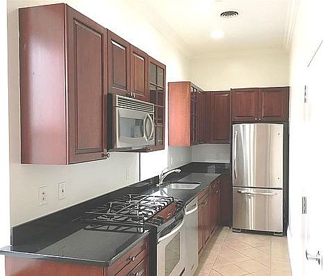 5th image of 33 Warren St #3M