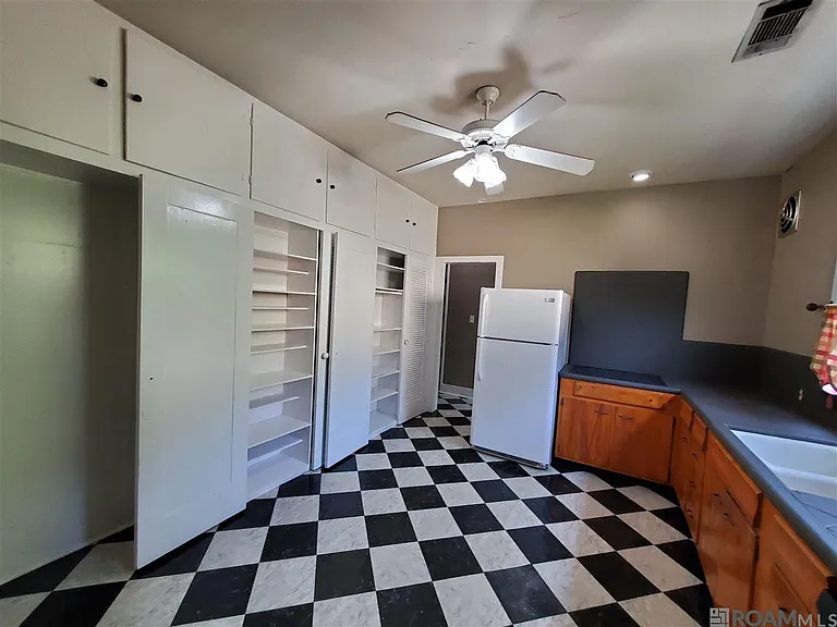 2044 Ovid St — Photo 9