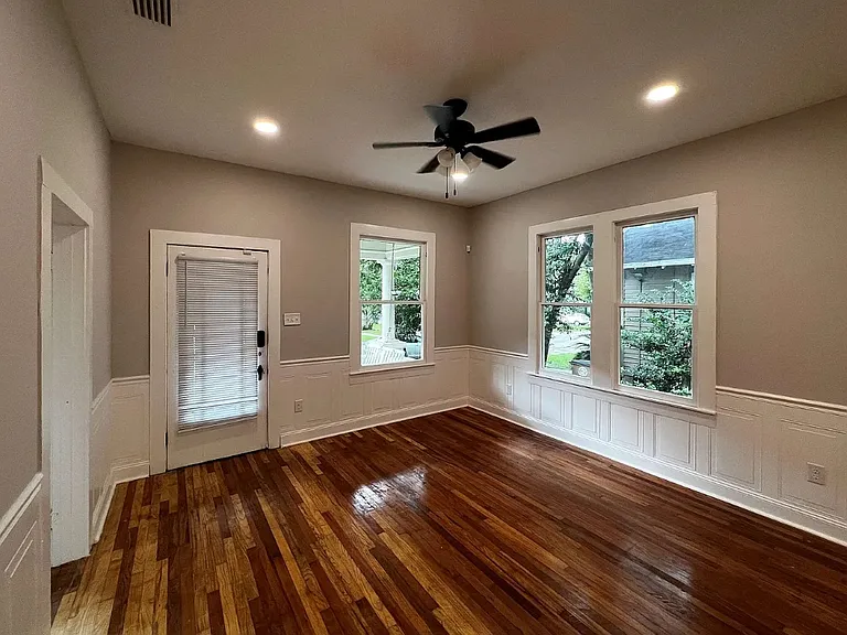 209 S Fulton St — Photo 16