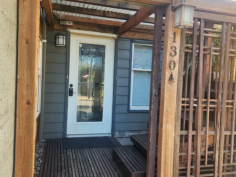 1304 N 82nd St — Photo 29