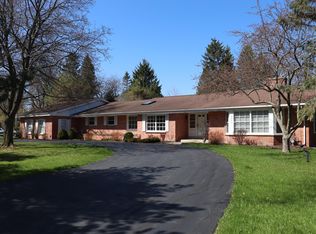 9201 N Lake Dr, Bayside, WI 53217