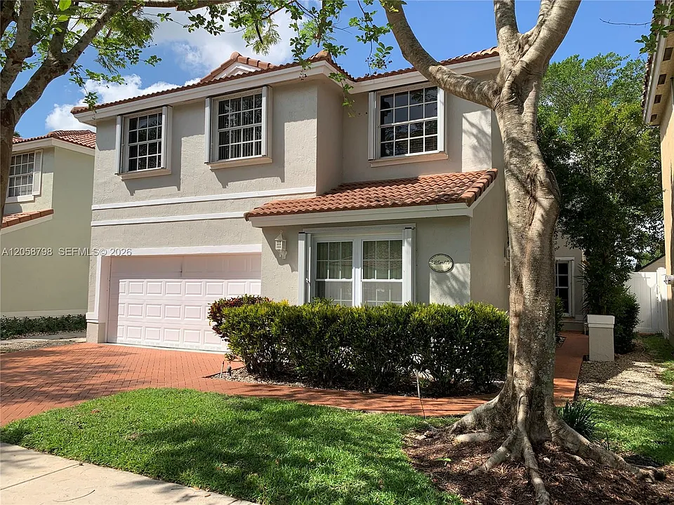 818 Garnet Cir