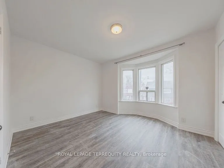 185 Laughton Ave #UPPER — Photo 5