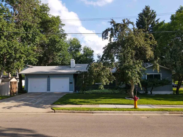 315 9th Ave SW, Minot, ND 58701