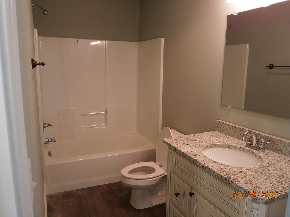 Stevens St Duplex Bath 2_01282015