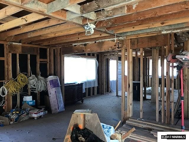 1st image of 1052 N Highway 395