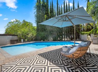 20159 Hatteras St, Woodland Hills, CA 91367