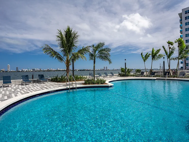 Wake Biscayne Bay — Photo 15