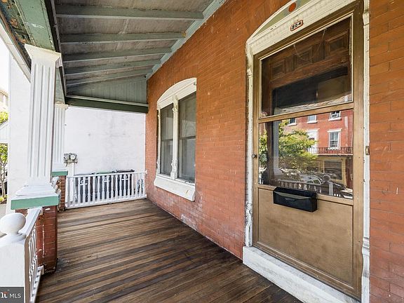 4th image of 224 Church St
