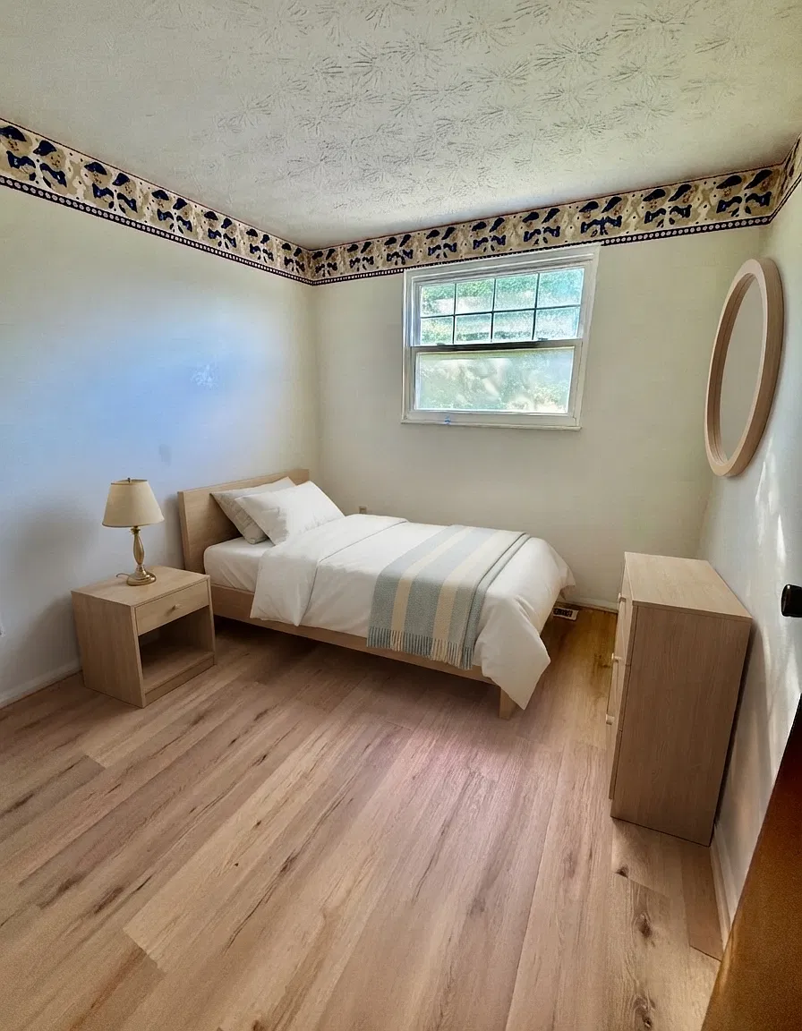 3 bed, 1.5 bath, 1400 sqft, $1,950 — Photo 2