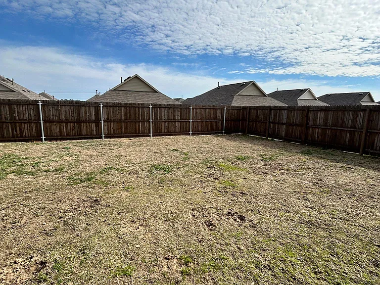 5628 Elwood Dr — Photo 10