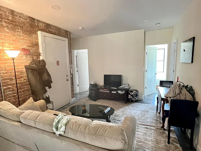 21 Cortes St #4 — Photo 1