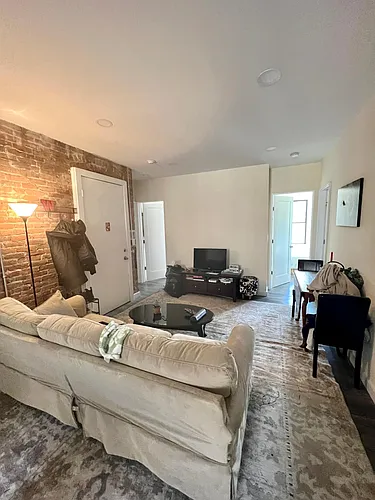 21 Cortes St #4 Photo 1